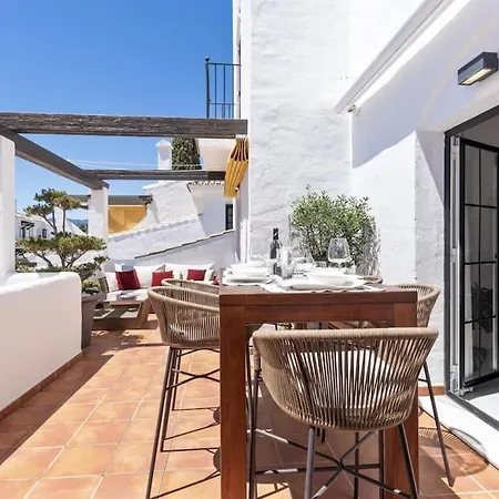 Beautiful Townhouse Apartment